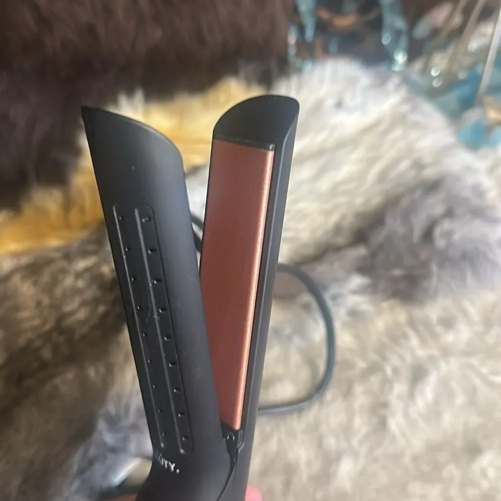 Black Hair Straightener with Rose Gold Accents vortex beauty NWOT (3537)
